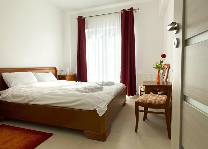 Bella Vista Red Apartment